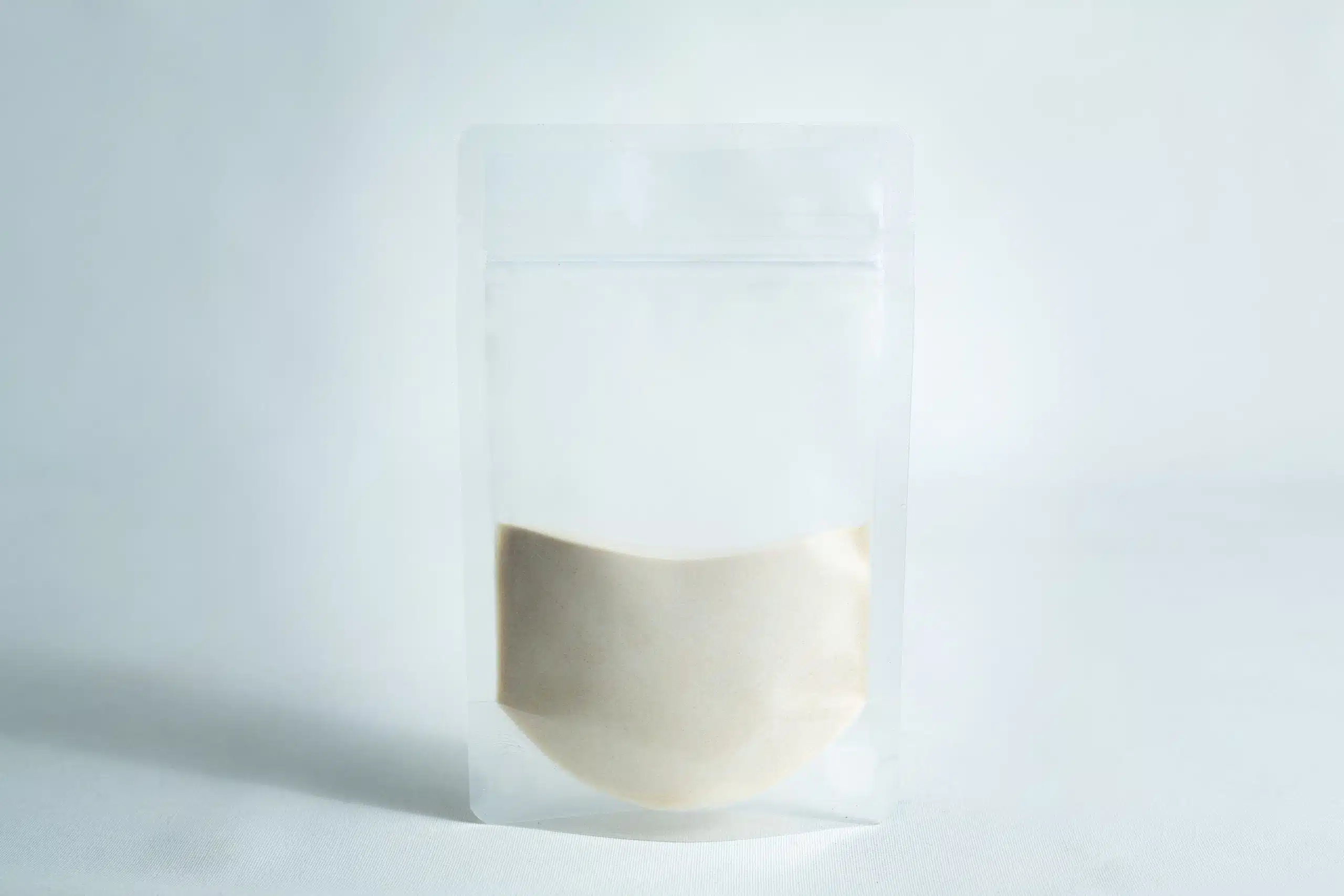 Agar mix MYPA Malt Extract yeast Agar Peptone 1 A clear resealable pouch, half-filled with light beige Agar Mix MYAG Antibacterial Malt Extract Yeast powder, shown on a plain white background.