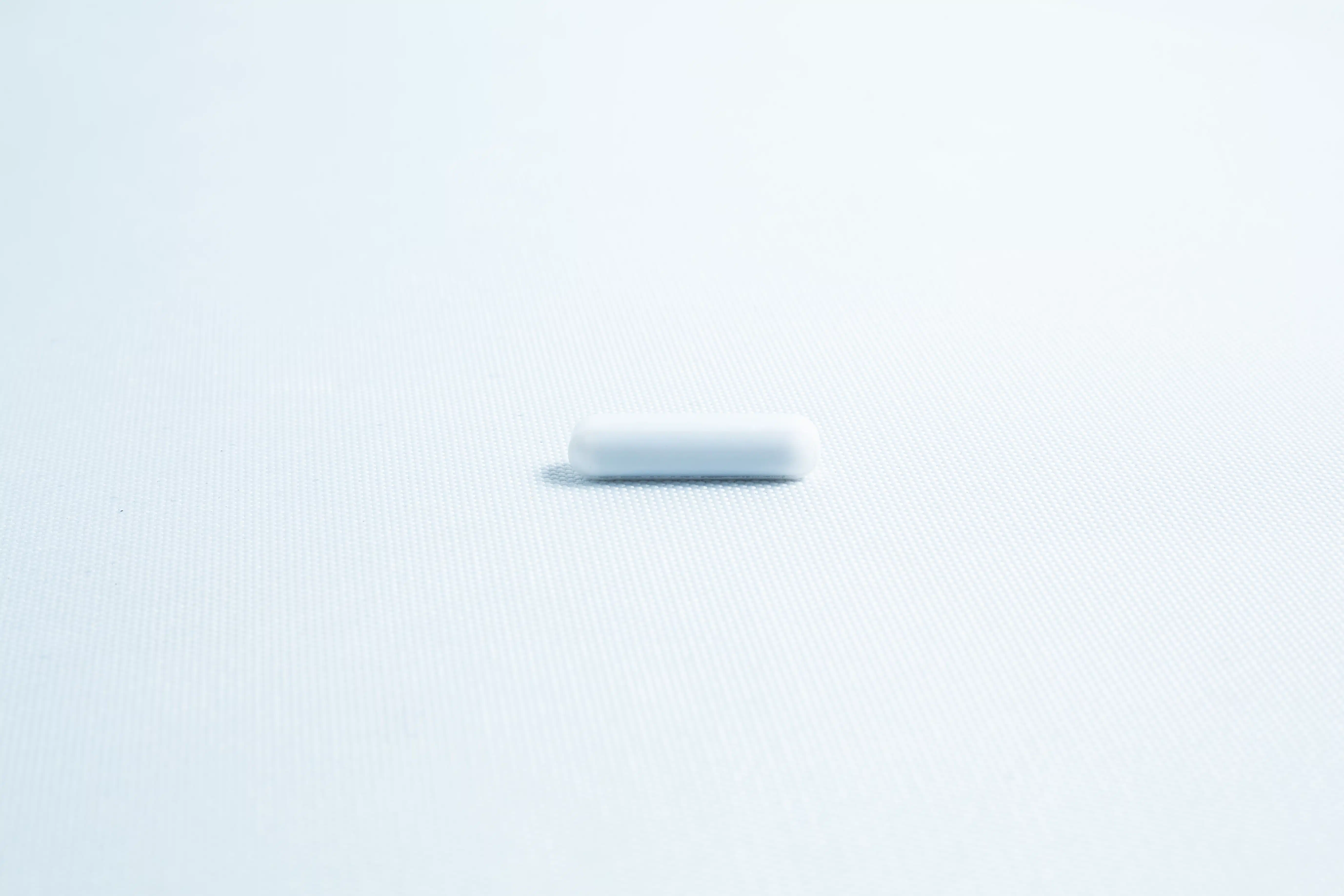 A 1L Mycology Ball mason jar with injection port and air vent, genuine and autoclavable, displayed on a plain light background for a clean and simple look.