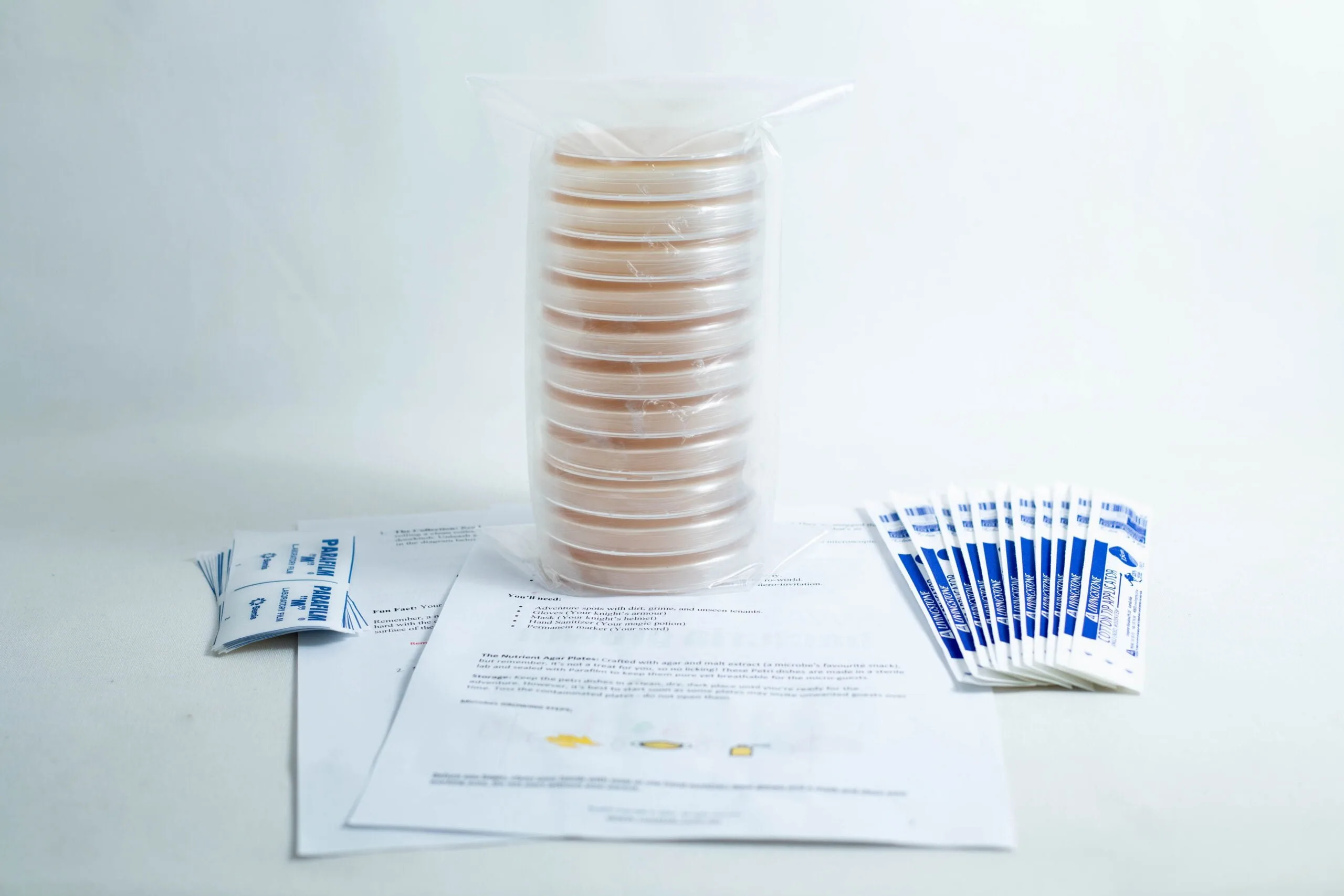 The Agar petri dish MEA School Science Fun Project Kit includes petri dishes, alcohol prep pads, and instructions—ideal for school science projects or hands-on experiments.