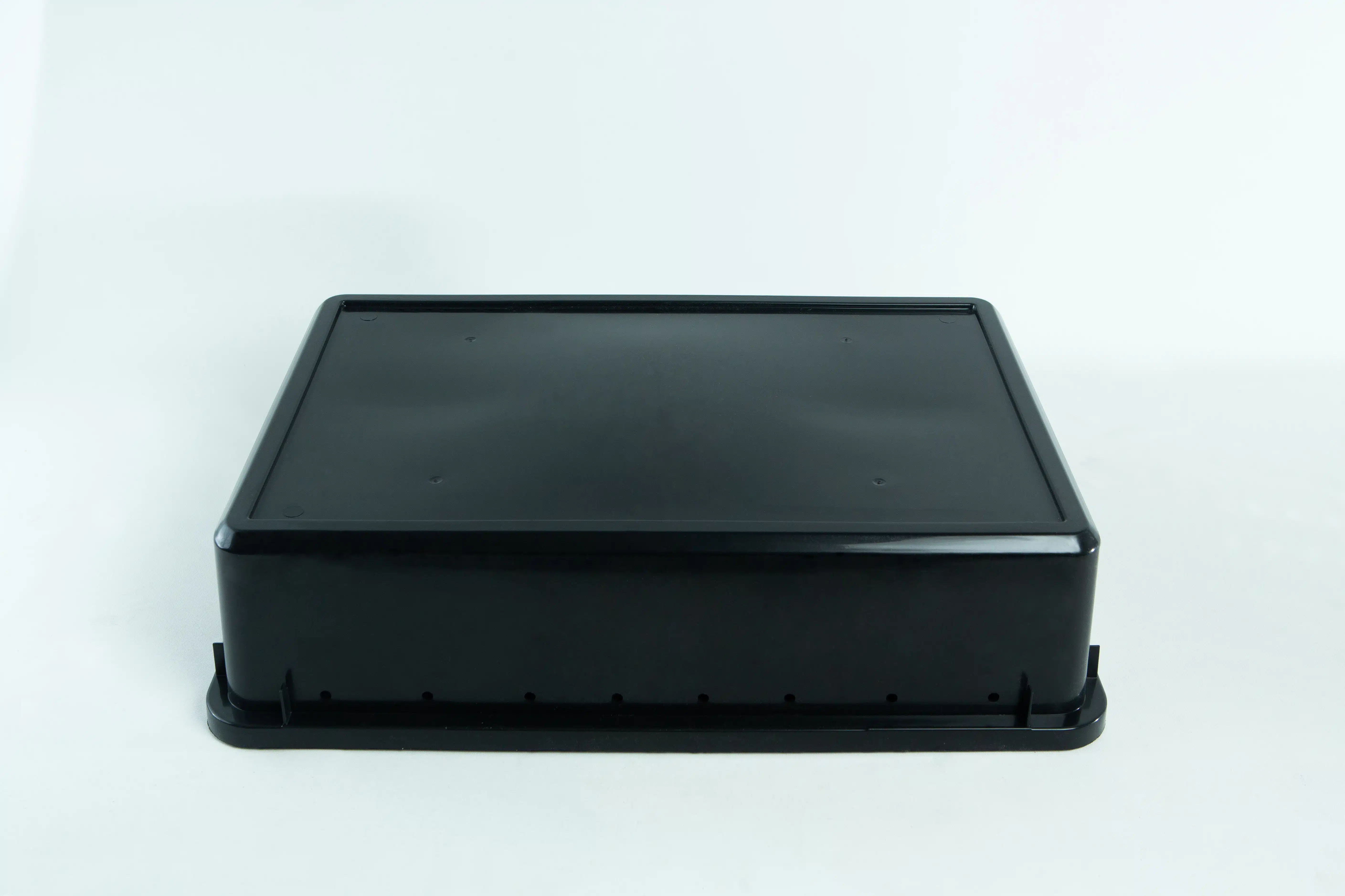 Monotub kit for Growing mushrooms- Max Yield Bins 8 A black rectangular plastic container with a snap-on lid, placed on a white background.