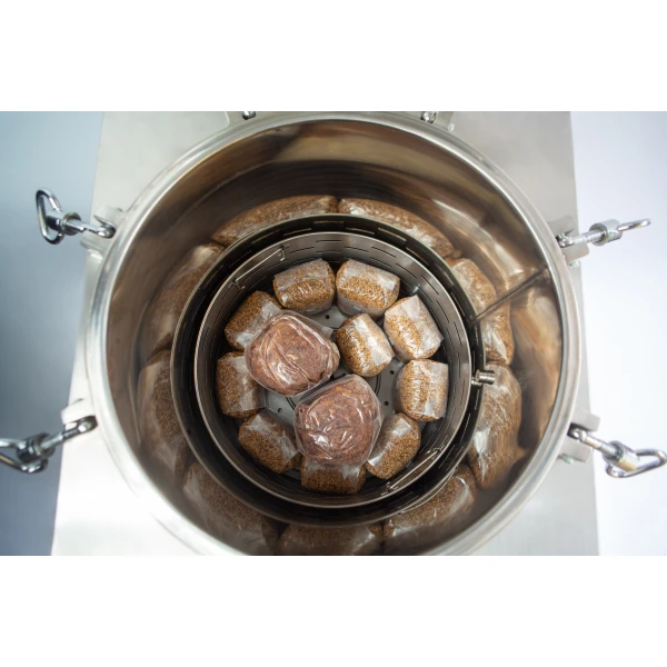 150l Vertical Autoclave filled with grains and substrate