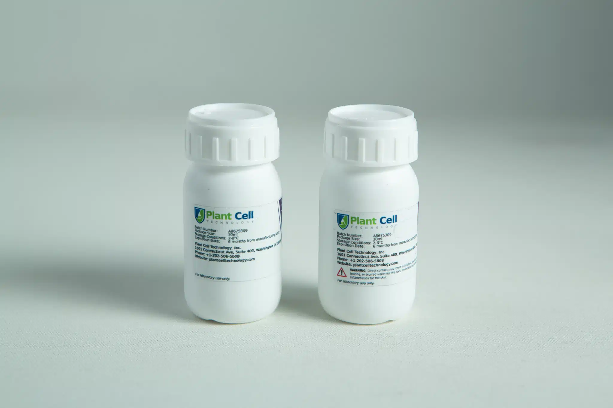 Two white bottles labelled "Plantcell Synthetic Seed Starter Kit" are shown against a light background.