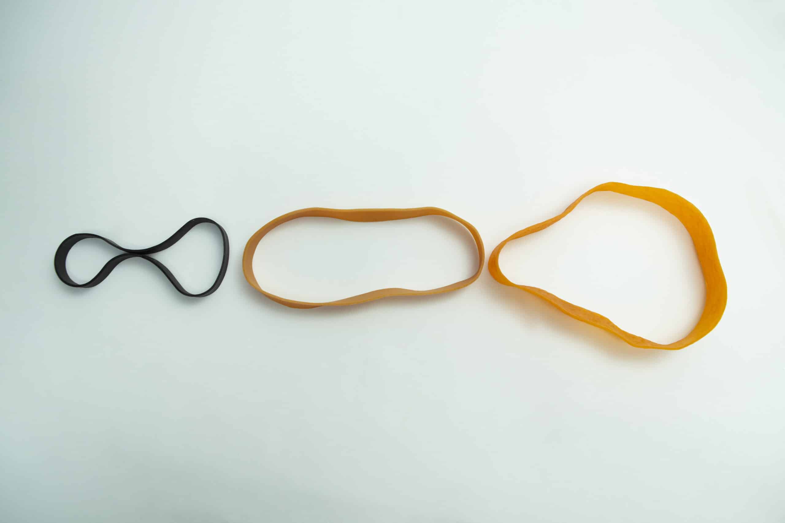Fruiting Rubber Band for Mushroom growing 10pcs | Reusable 2 Ten reusable Fruiting Rubber Bands for mushroom growing, assorted sizes and colours, are arranged in a row on a white background.