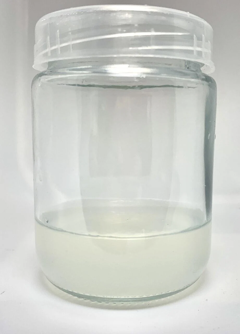 Plant cell Gesolgel-MTC-Gellan gum( Low Acyl) 100g 4 A container of Plant cell Gesolgel-MTC-Gellan gum (Low Acyl) 100g, a clear glass jar with a plastic lid, is partially filled with a cloudy, pale liquid and sits on a white background.
